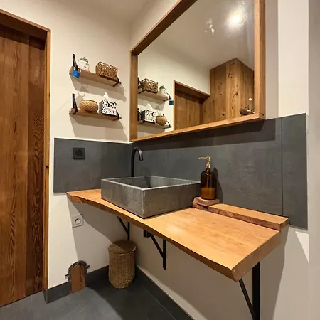 Riante Colline House דירה